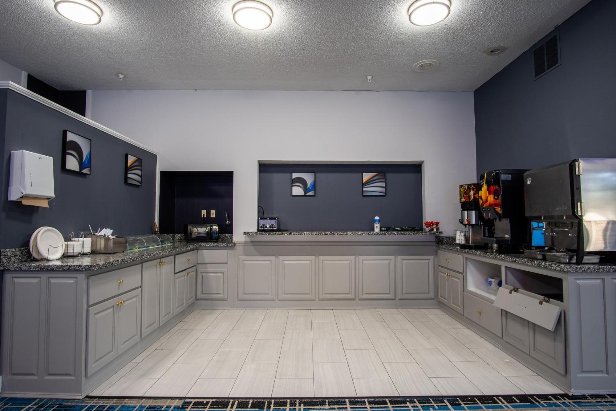 Hotel Coratel And By Jasper St Paul Airport & Mall Of America 2*